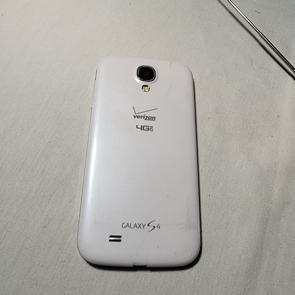 Phones - Picture 4 of 6